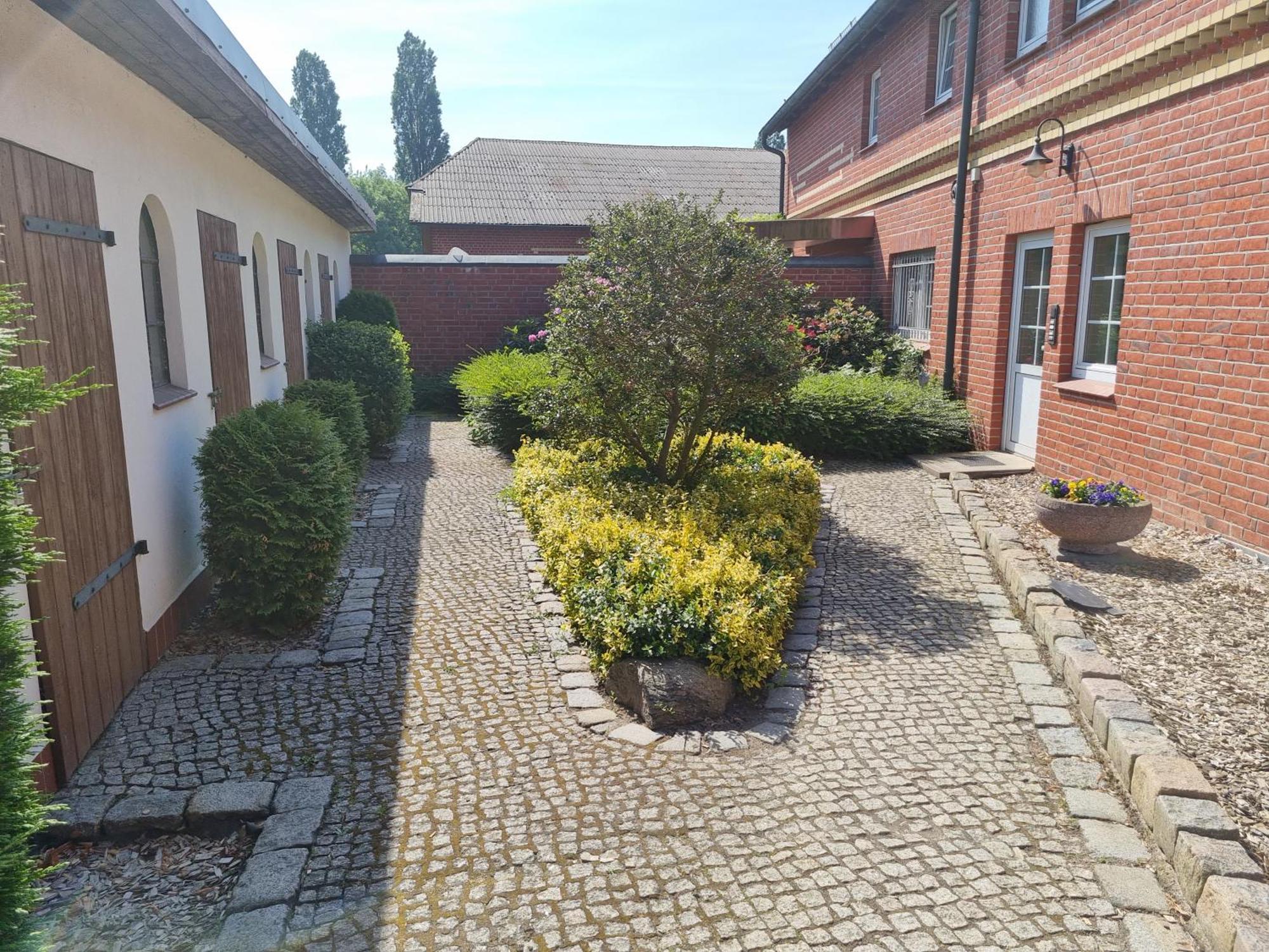 Ferienwohnungen Springer In Schoenefeld Ot Grossziethen Div Apartments Fuer Bis Zu 6 Personen Esterno foto